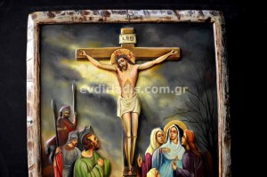 Η Σταύρωσις Χειροποίητη Ξυλόγλυπτη Αγιογραφία Με Κορνίζα Πατίνα