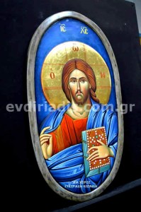 Ιησούς Χριστός Παντοκράτωρ Χειροποίητη Αγιογραφία με Αληθινό Χρυσό 24Κ Σε Οβάλ Ξύλο