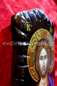 Ιησούς Χριστός Χειροποίητη Αγιογραφία  Σε Φυσικό Ξύλο Με Παλαιωμένο Στύλ Πελεκητό
