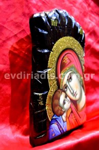 Παναγία Γλυκοφιλούσα Χειροποίητη Αγιογραφία Σε Φυσικό Ξύλο Με Παλαιωμένο Στύλ Πελεκητό