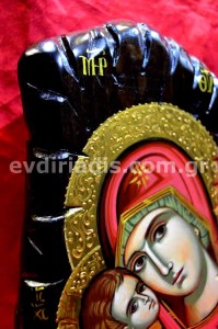Παναγία Γλυκοφιλούσα Χειροποίητη Αγιογραφία  Σε Φυσικό Ξύλο Με Παλαιωμένο Στύλ Πελεκητό
