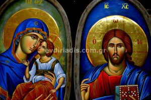 Παναγία Χειροποίητη Αγιογραφία με Αληθινό Χρυσό 24Κ Σε Οβάλ Ξύλο