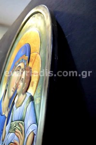 Παναγία Χειροποίητη Αγιογραφία με Αληθινό Χρυσό 24Κ Σε Οβάλ Ξύλο